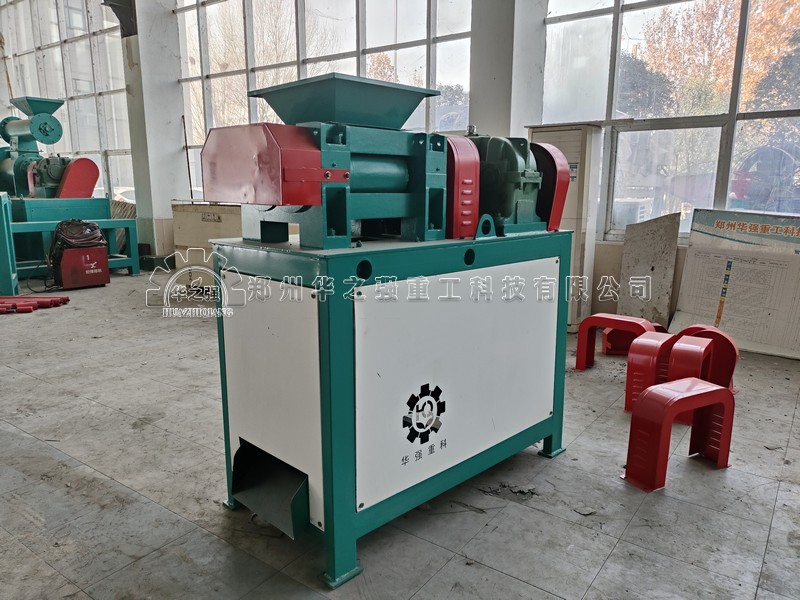 對輥擠壓造粒機(jī).jpg